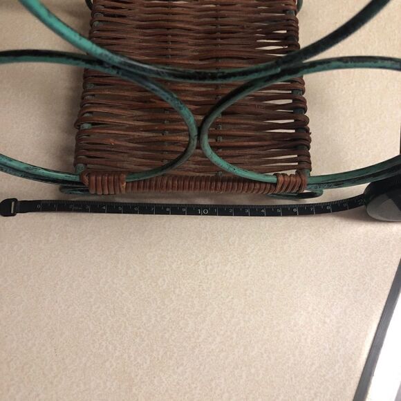 Vineyard wine bottle or bottle  holder - Picture 3 of 7